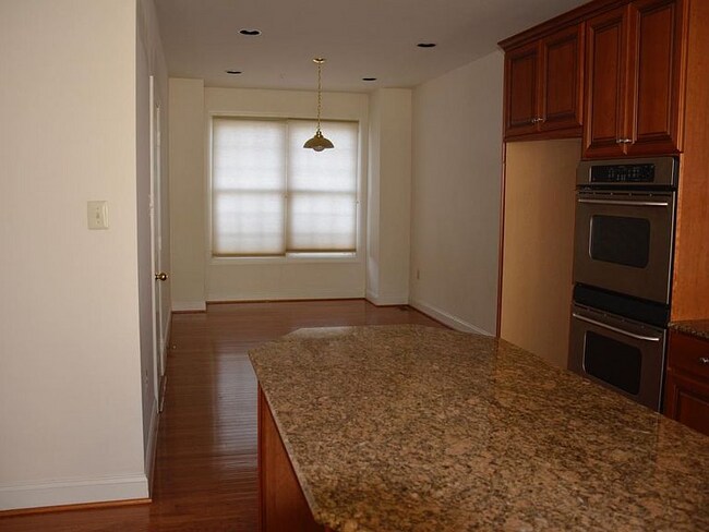 Building Photo - 40 Brownstone Dr