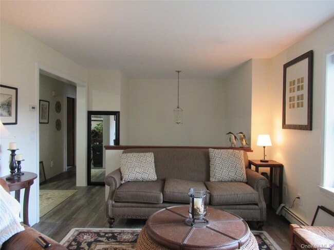 Foto del edificio - 63 River Rd