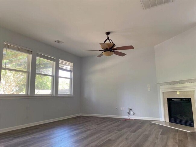 Foto del edificio - 3880 New Salem Ct