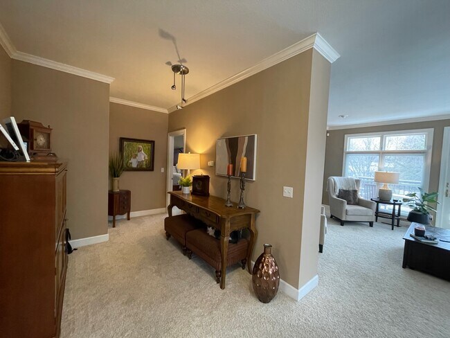 Building Photo - 4454 Mt Vernon Pl
