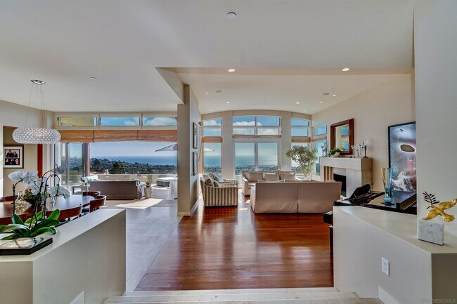 Building Photo - 6848 Country Club Dr