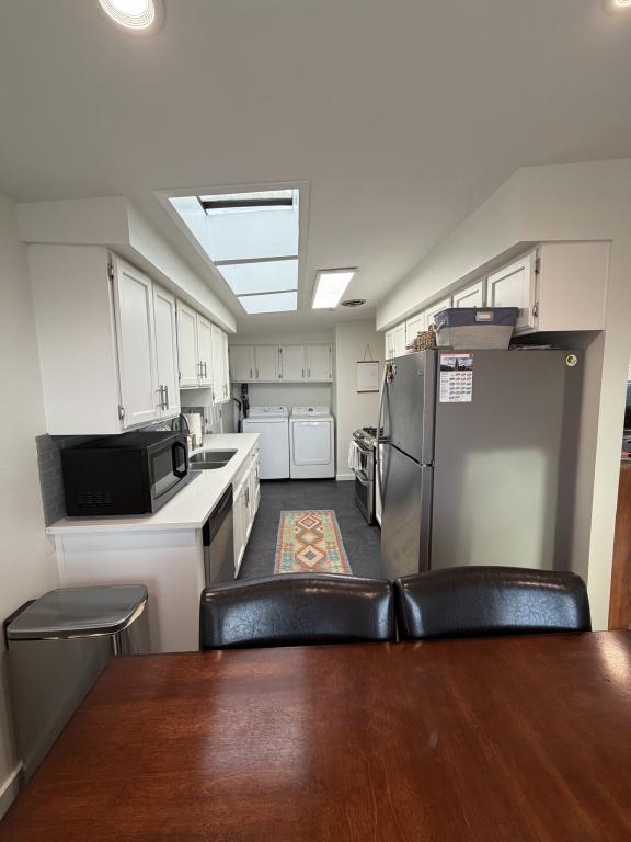 Foto del edificio - 872 Madsen Ln