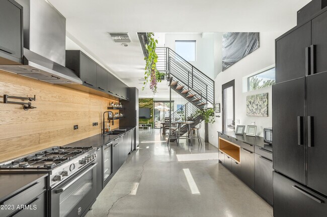 Foto del edificio - 2537 N 28th Pl