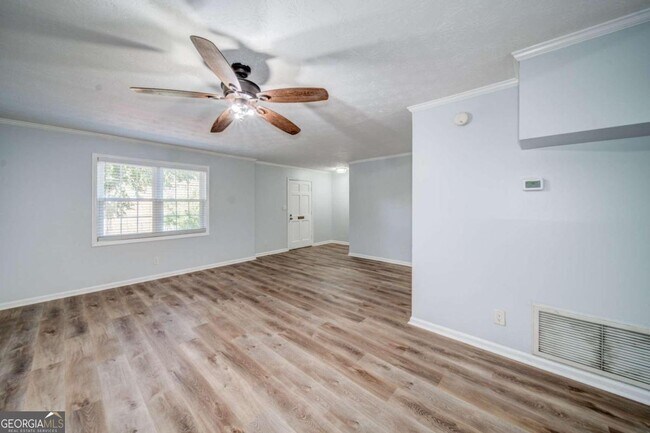 Foto del edificio - 280 Winding River Dr