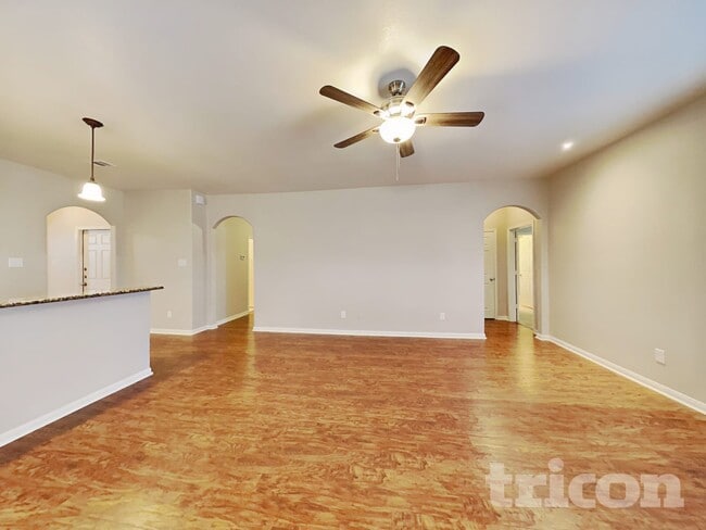 Foto del edificio - 2048 Cone Flower Dr