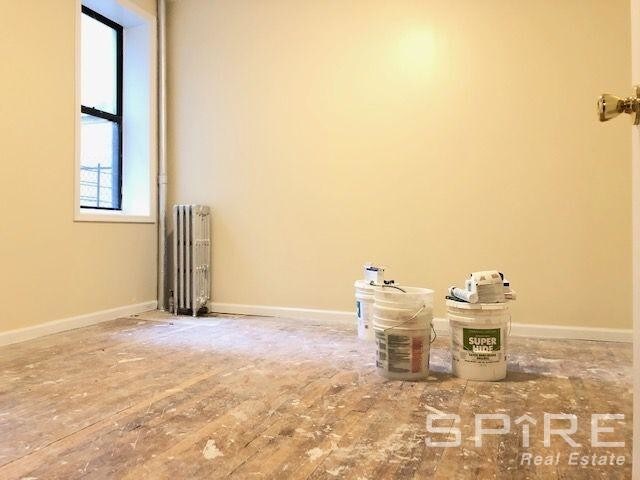 Building Photo - Massive 1 Bedroom...under renovation