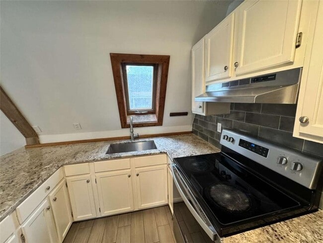 Building Photo - 2475 Hawk Creek Trail