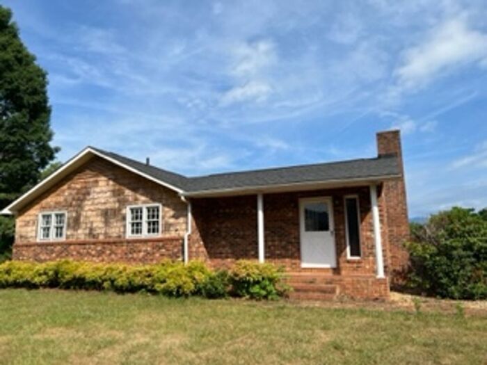 Primary Photo - Old Fort Rental
