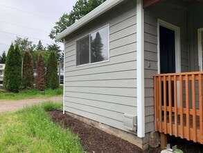 Building Photo - 6513 NE 94th Ave