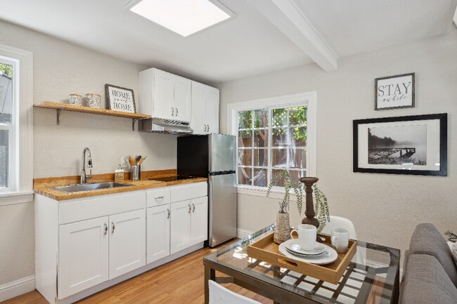 Foto del edificio - 300 Bear Oaks Ln