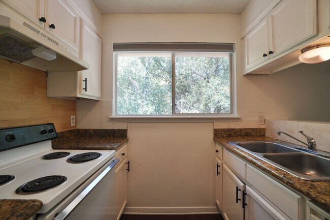 Foto del edificio - 2906 Sweeney Ln