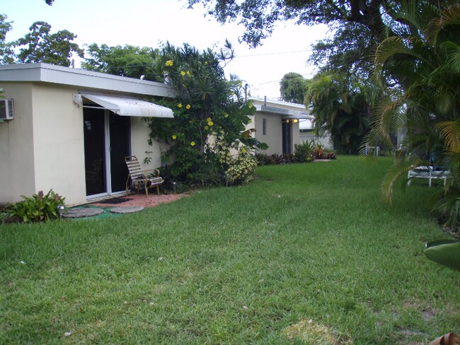 Foto del edificio - 1568 NE 45th St