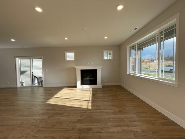 Family Room Fire Place - 16621 SW Darling Ln