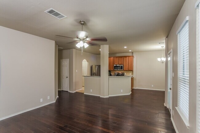 Building Photo - 8626 Sarasota Woods