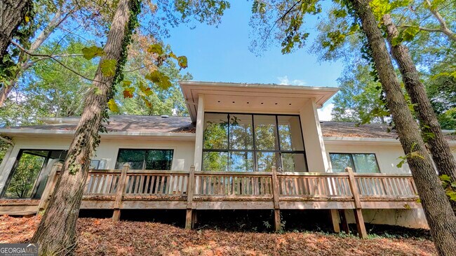 Building Photo - 2939 Rivercrest Dr