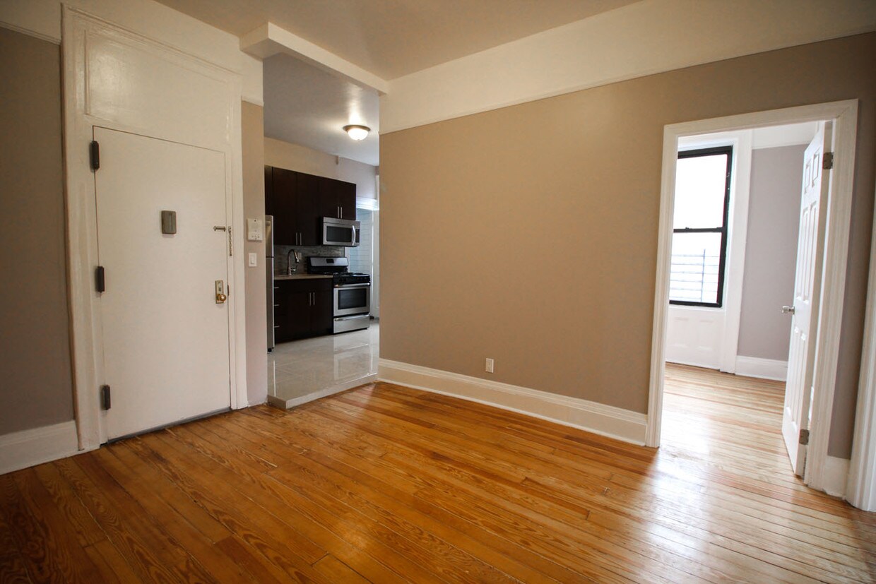 Primary Photo - 684 Central Ave