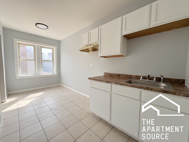 Foto del edificio - 6226 S Western Ave