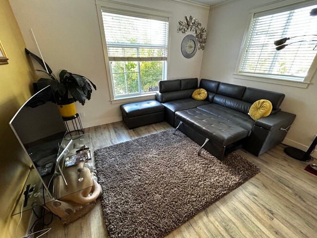 Building Photo - 45137 Nicomen Cres