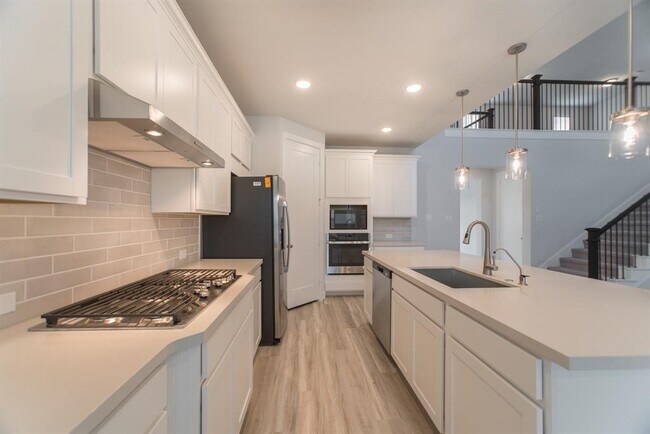 Foto del edificio - 155 Renodes Garden Ln