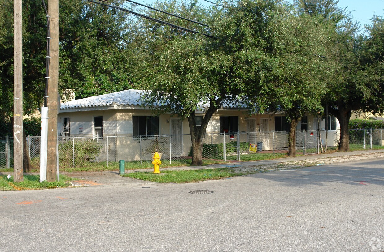 Building Photo - 7601 NE 3rd Ct