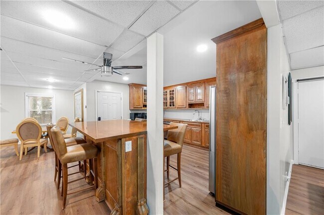 Building Photo - 460 Peyton Rd SW