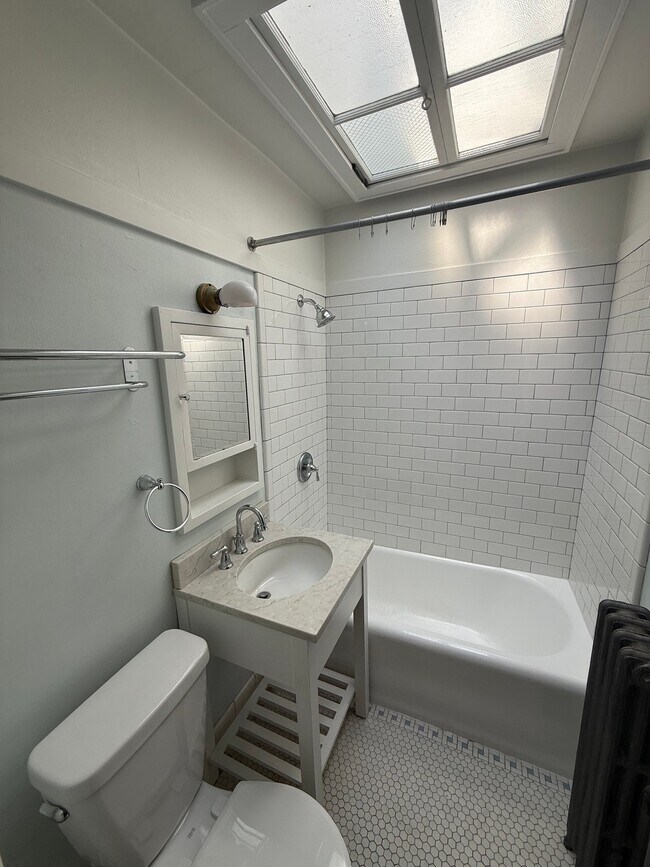 Foto del edificio - 4312-4332 N Oakland Ave