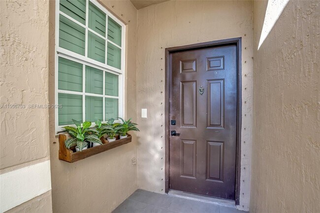 Foto del edificio - 1231 Sorrento Dr