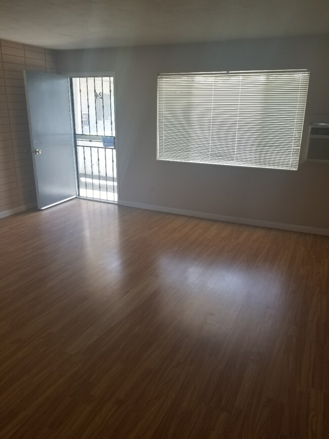 Foto del edificio - 225 W Eaton Ave