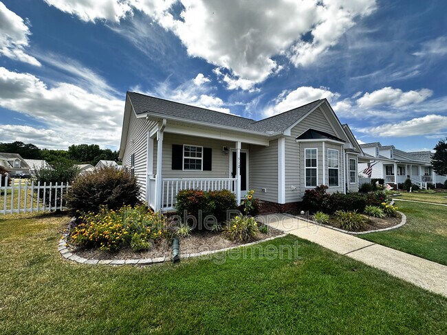 Building Photo - 512 Pinecroft Drive