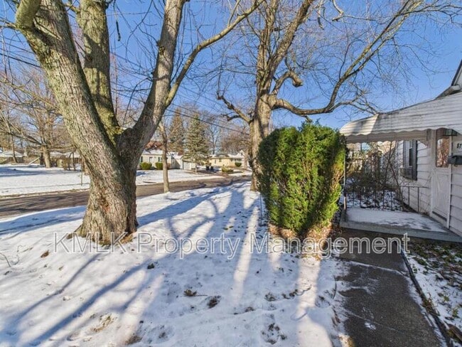 Foto del edificio - 871 Kennebec Ave