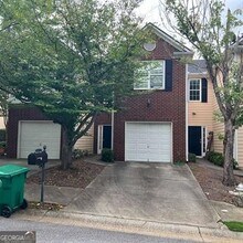 Building Photo - 7121 Biltmore Way