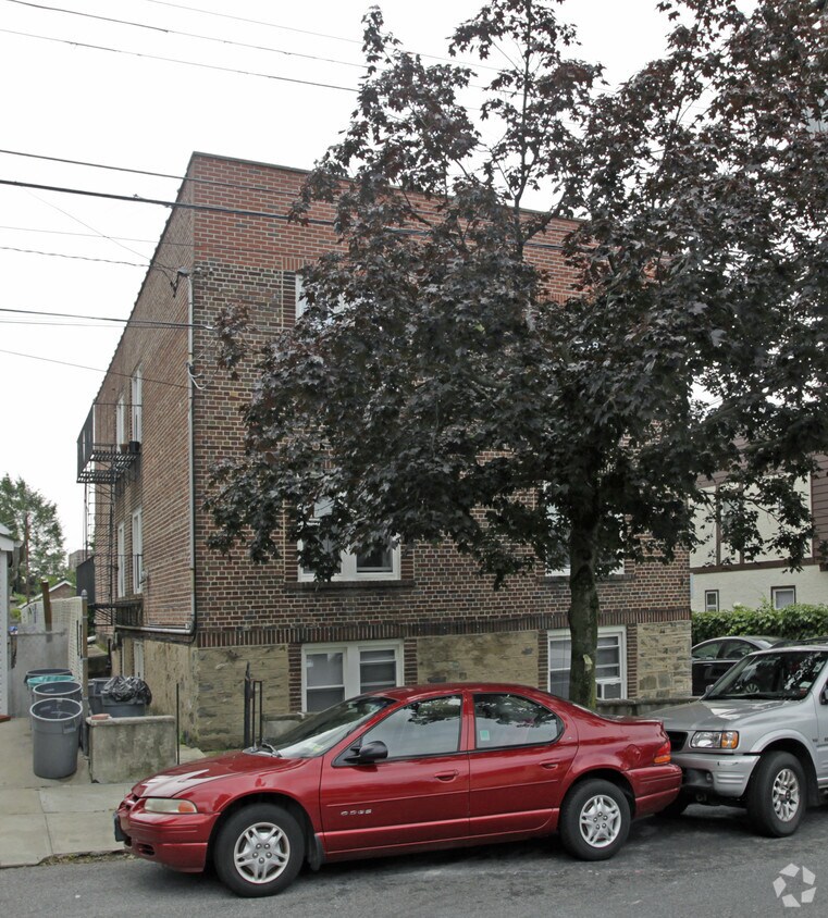 Building Photo - 60 Harding Ave