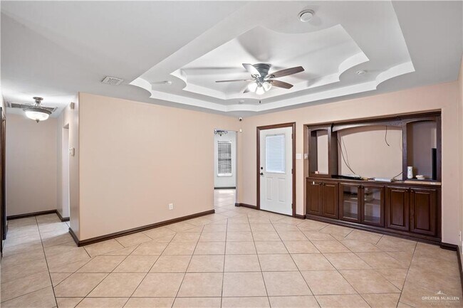 Building Photo - 20 Silverado Dr E