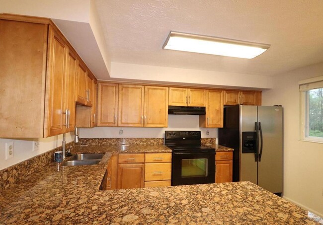 Foto del edificio - 14136 Honey Hill Ct