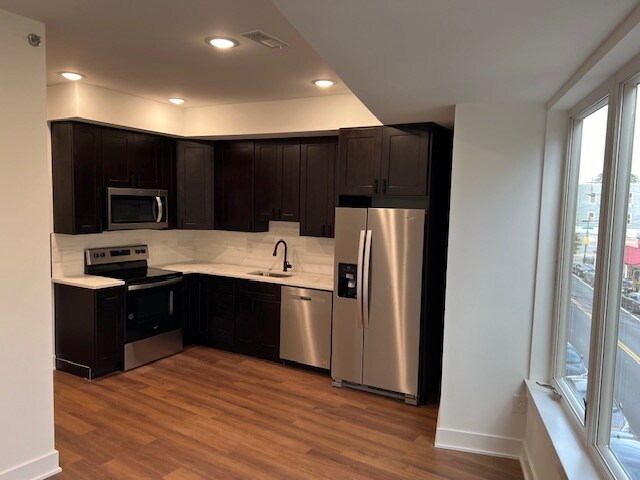 Foto del edificio - 2554 Frankford Ave