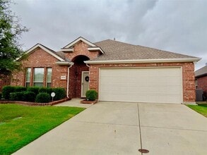 Building Photo - 9700 Starfire Dr