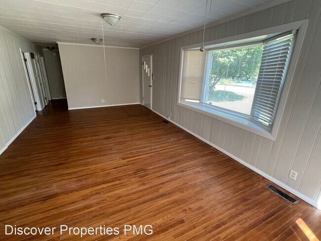 Building Photo - 4 br, 1.5 bath House - 7117 E 18th St