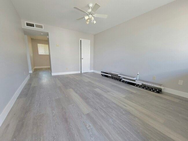 Photo - 1833 E Harvard St Apartment