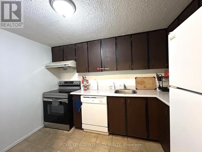 Building Photo - 2201 - 1785 FORBISHER LANE