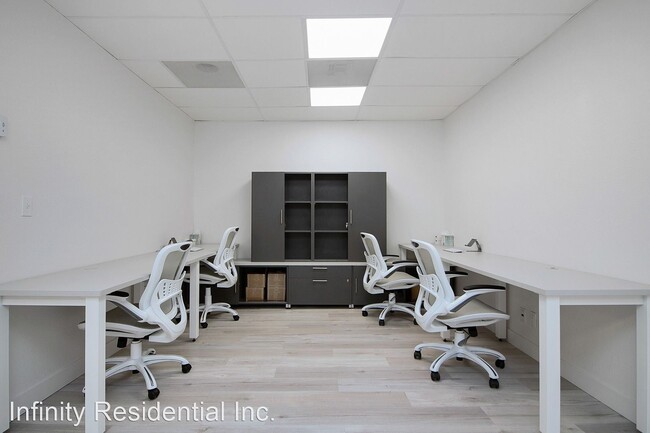 Building Photo - Studio, 1 bath House - Tustin Office Space