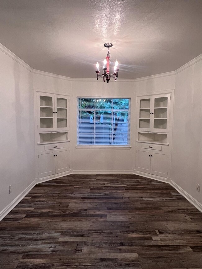 Foto del edificio - 1024 N Broadway St