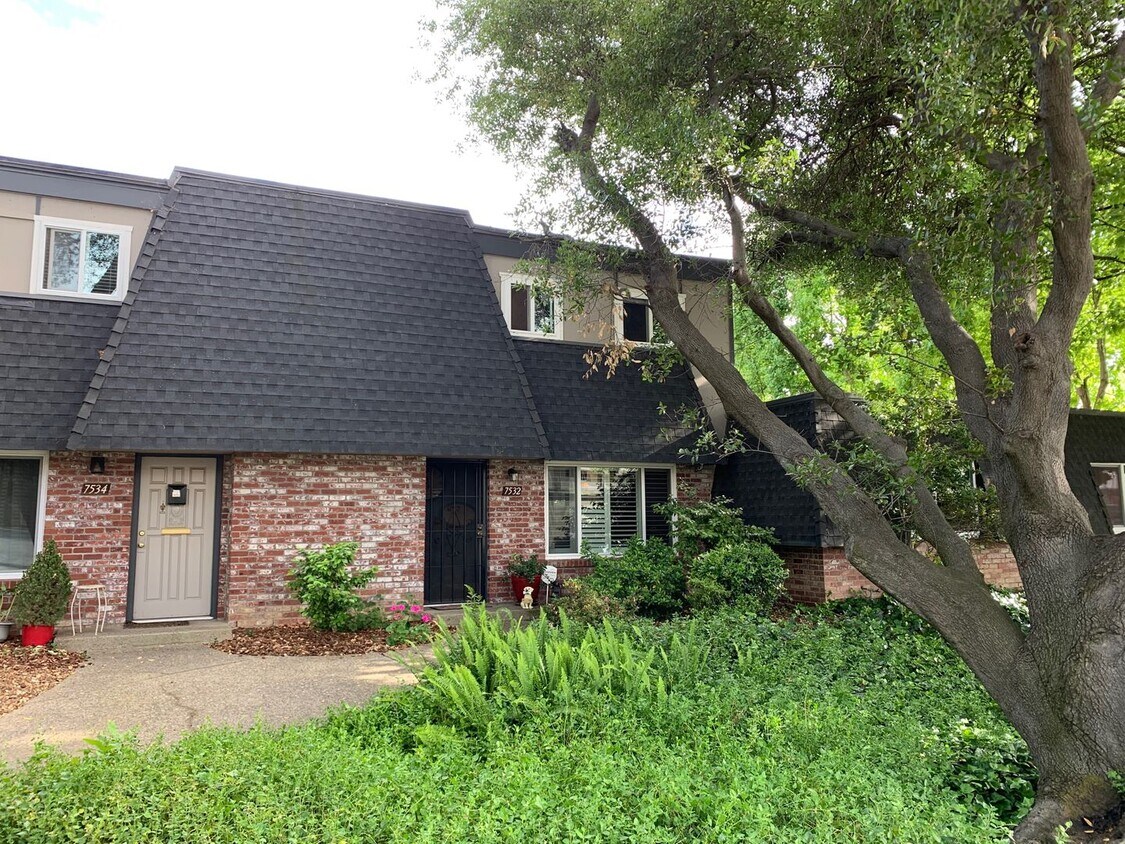 Primary Photo - Free December Rent!!!3 Bedroom, 2 1/2 Bath in Fair Oaks