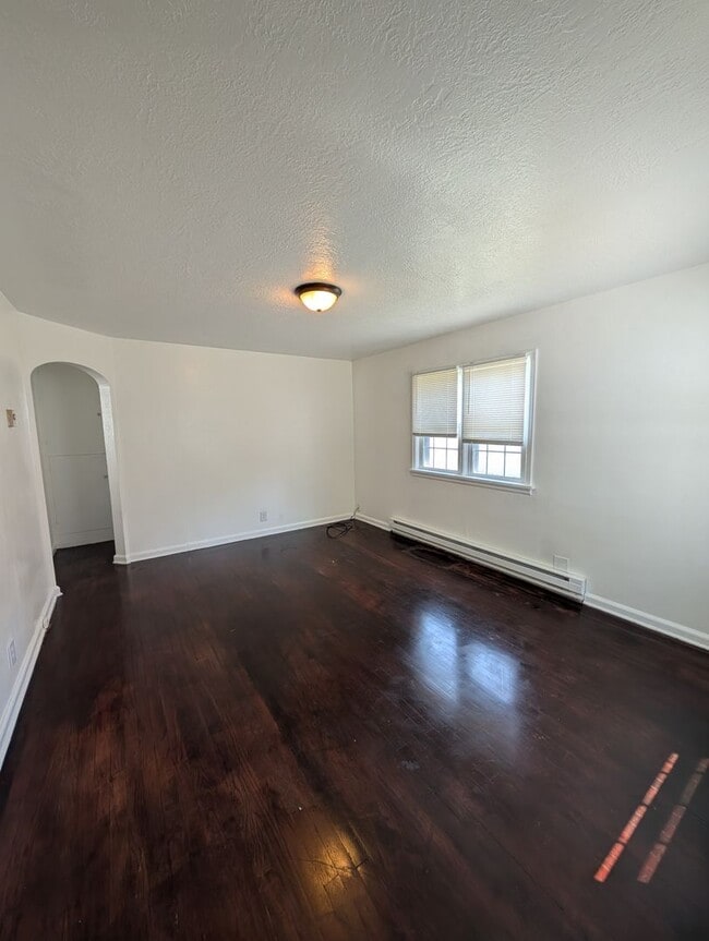 Building Photo - 428 S 10th Ave