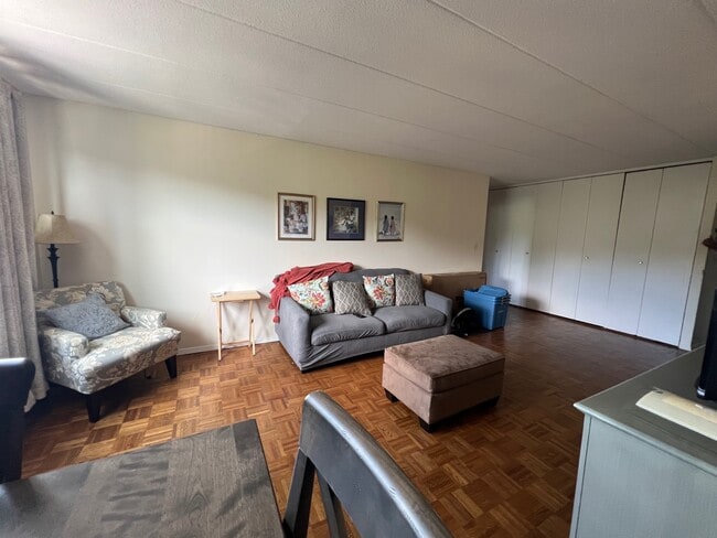 Building Photo - 27 Northill St