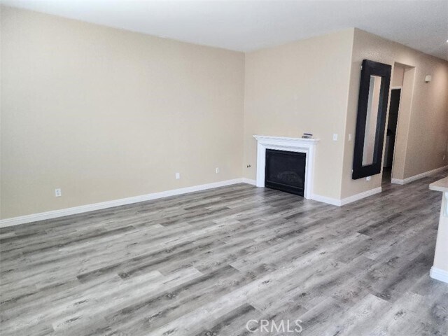 Foto del edificio - 5492 Harmony Dr
