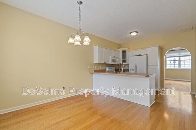 Building Photo - 612 Spence Enclave Way