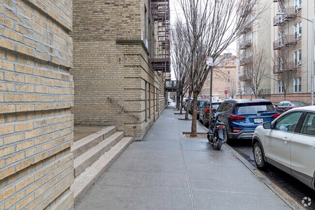 Pasarela - 30 Cooper Street