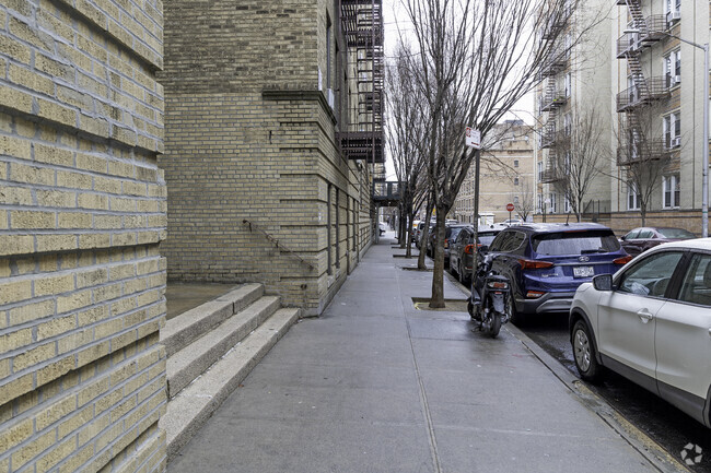 Walkway - 30 Cooper Street