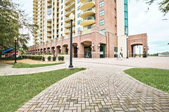 Furnished 1/1 in Plaza Tower@ Kleman Plaza - Furnished 1/1 in Plaza Tower@ Kleman Plaza Apartment