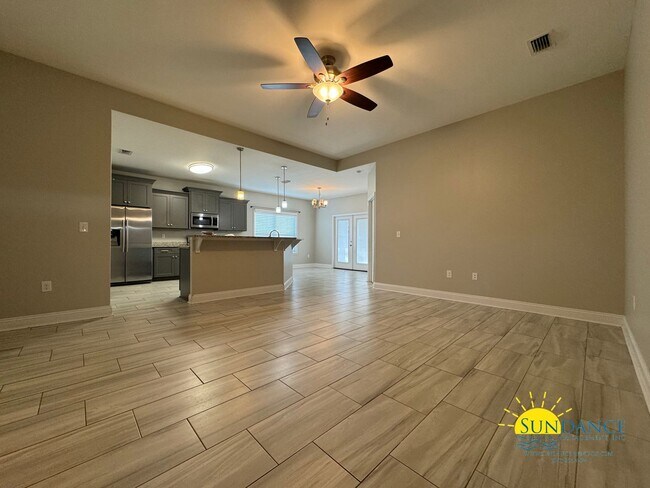 Building Photo - Beautiful 3 bedroom Home in Navarre!
